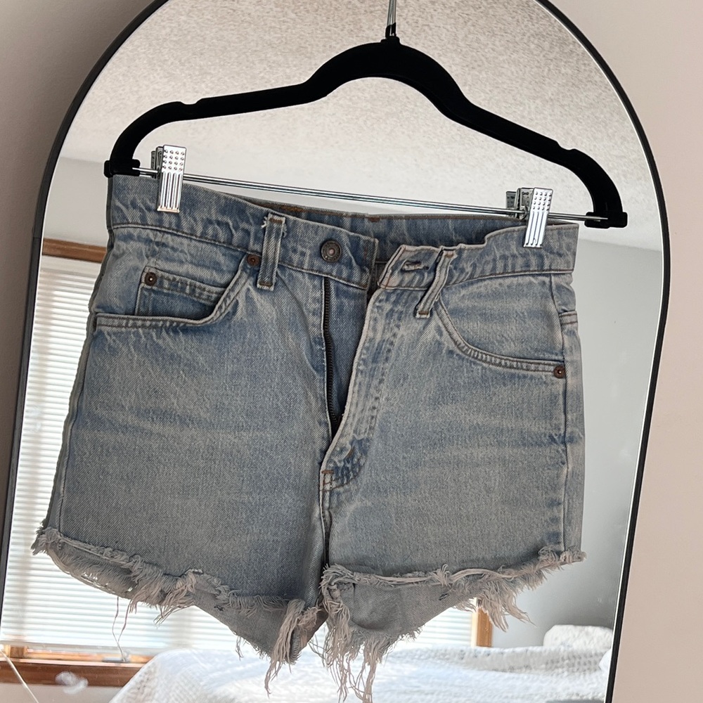 Levi’s Shorts - Picture 2 of 3